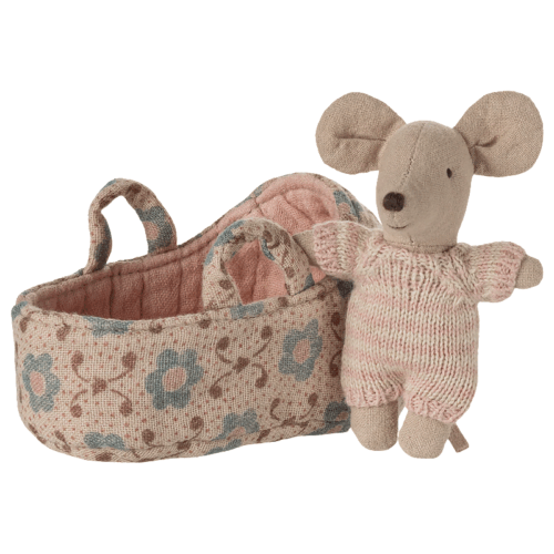 Baby mouse in carry cot - Rose