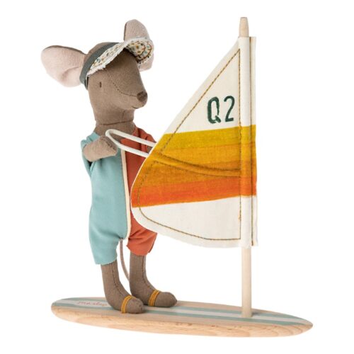 Beach mice, Surfer big brother