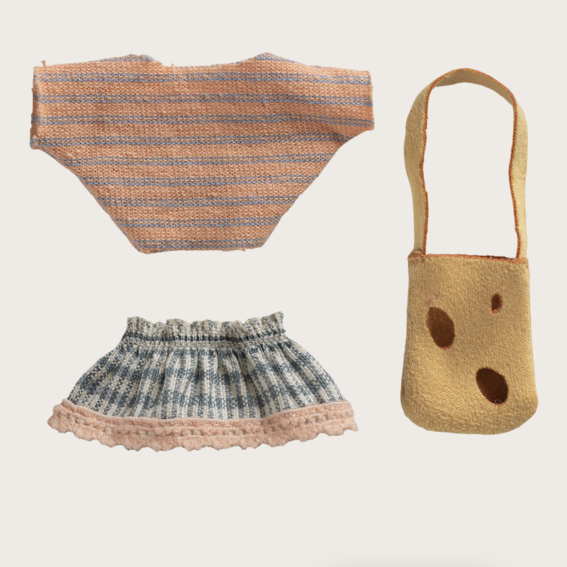 Clothes and Bag, Little sister mouse