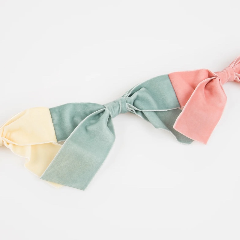 Pastel Velvet bow garland - Image 2